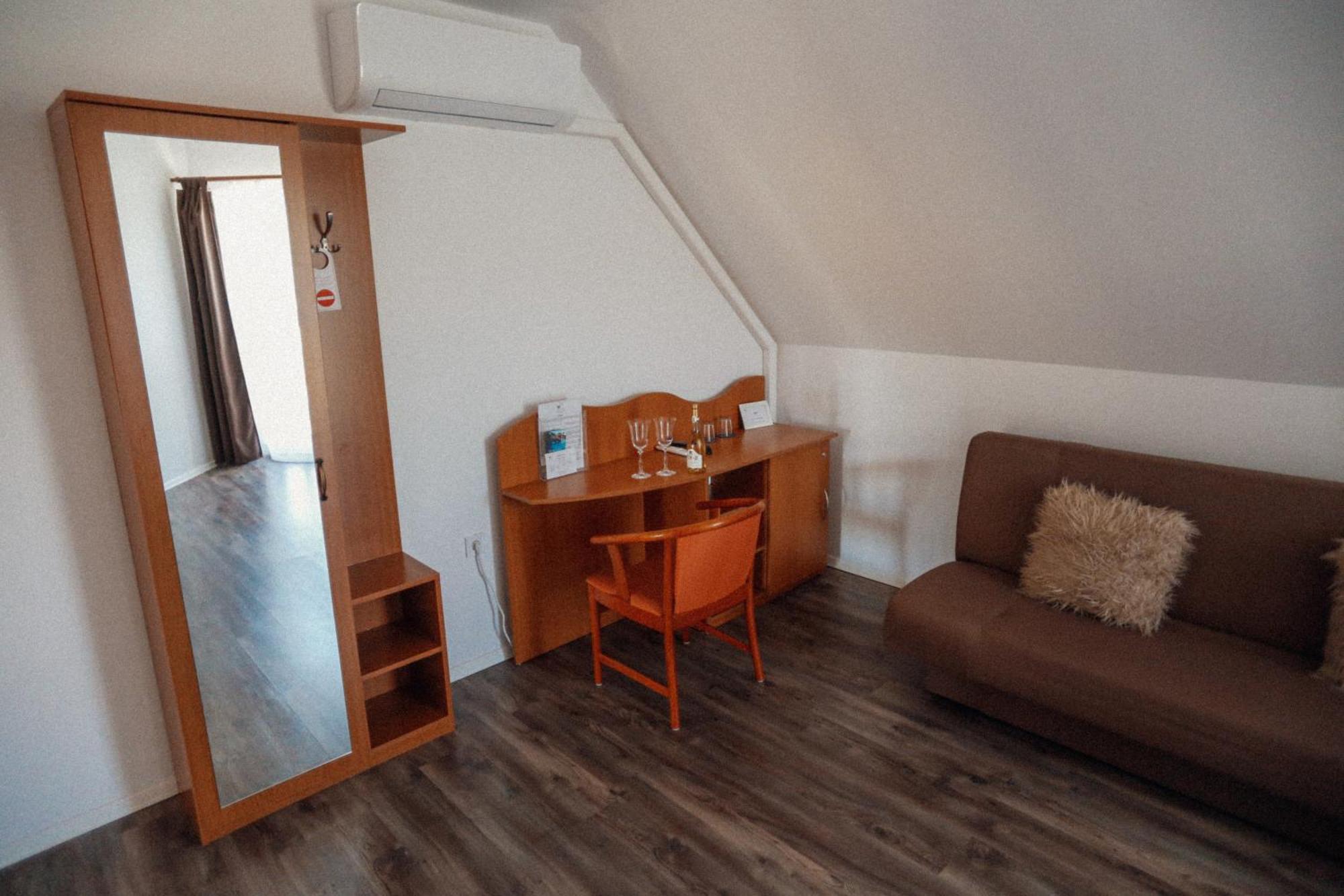 Megnyugtat-Lak Apartmanhaz Demjén Dış mekan fotoğraf