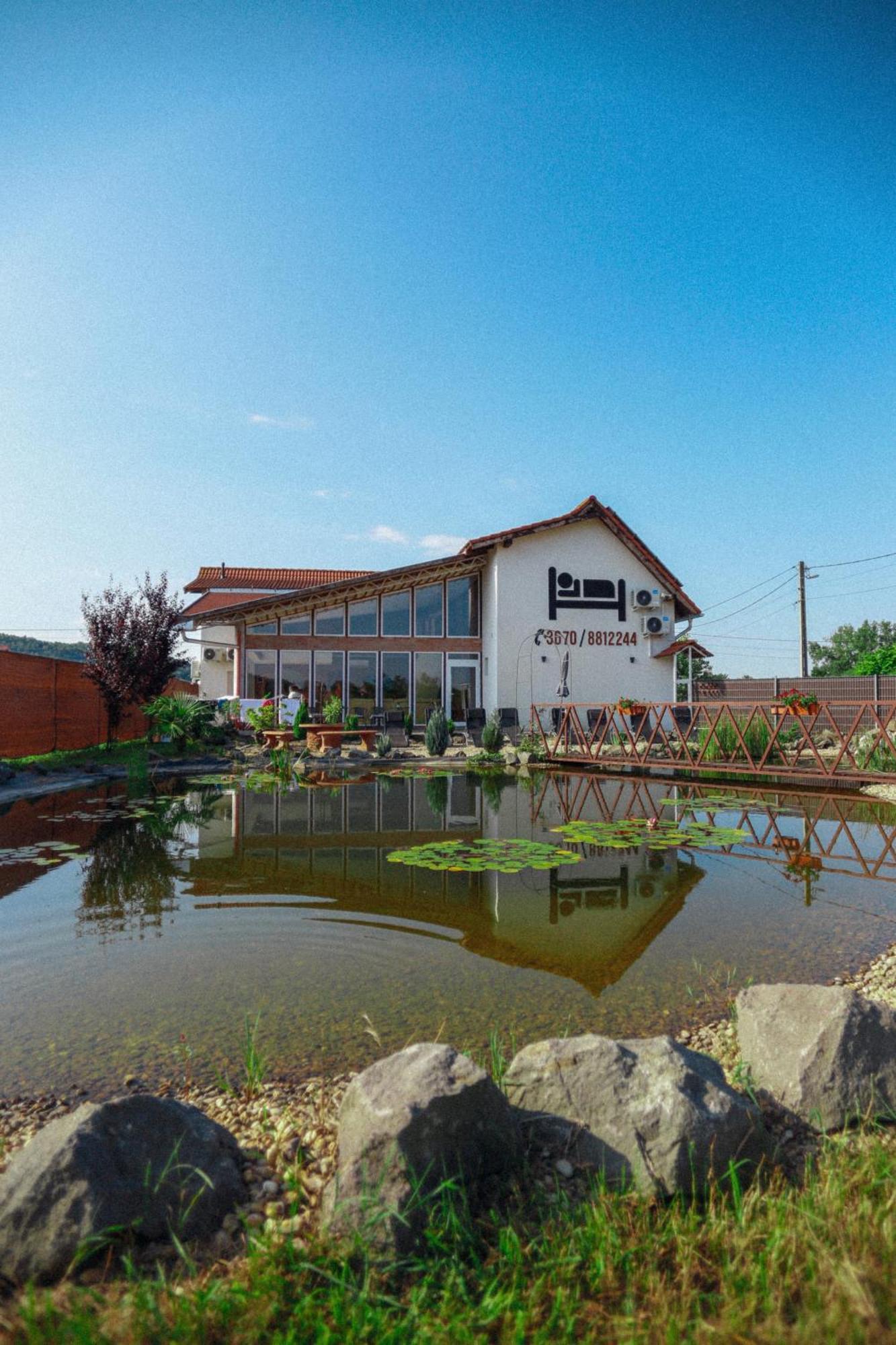 Megnyugtat-Lak Apartmanhaz Demjén Dış mekan fotoğraf