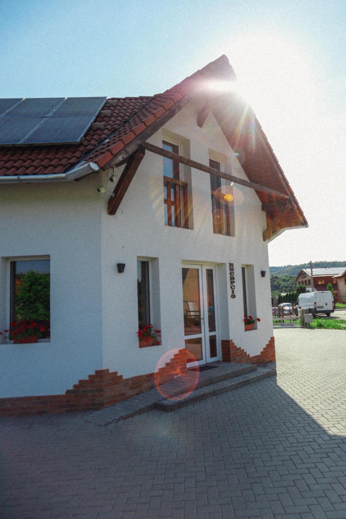 Megnyugtat-Lak Apartmanhaz Demjén Dış mekan fotoğraf